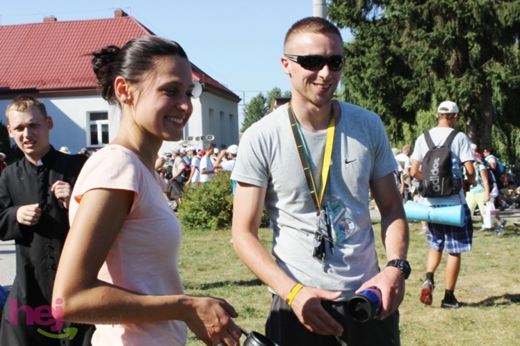 Droga długa i upalna, ale optymizmu pielgrzymom nie brakuje