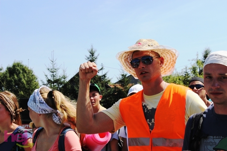 Droga długa i upalna, ale optymizmu pielgrzymom nie brakuje