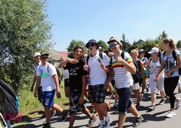 Droga długa i upalna, ale optymizmu pielgrzymom nie brakuje