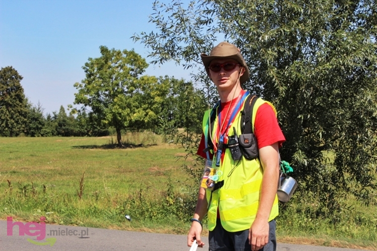 Droga długa i upalna, ale optymizmu pielgrzymom nie brakuje