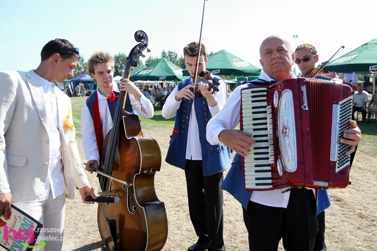 ?Dziękujemy dziś na plony? - dożynki gminy wiejskiej Mielec w Podleszanach