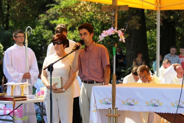 Pielgrzymkowa modlitwa, taniec i śpiew