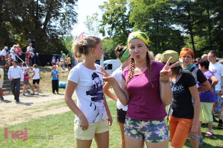 Pielgrzymkowa modlitwa, taniec i śpiew