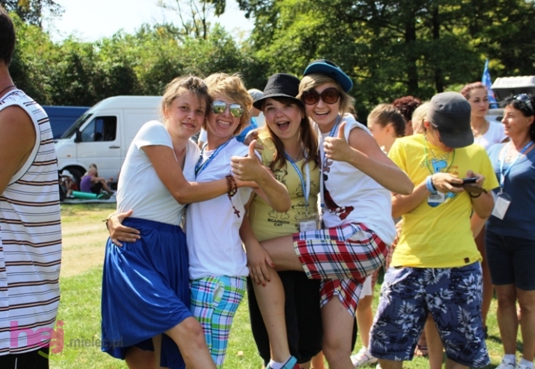 Pielgrzymkowa modlitwa, taniec i śpiew