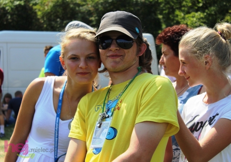 Pielgrzymkowa modlitwa, taniec i śpiew