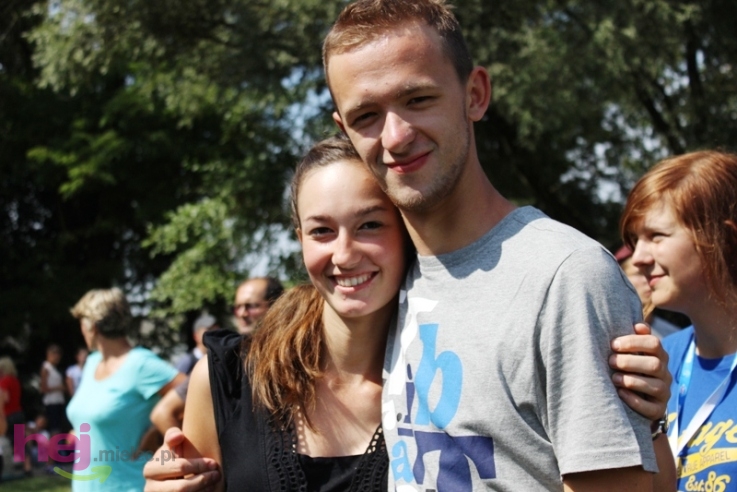 Pielgrzymkowa modlitwa, taniec i śpiew