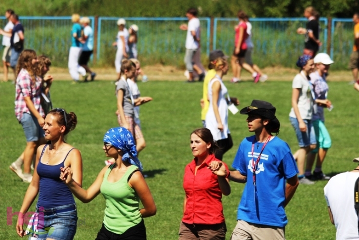 Pielgrzymkowa modlitwa, taniec i śpiew