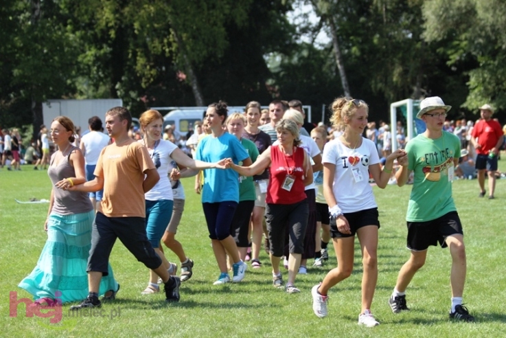 Pielgrzymkowa modlitwa, taniec i śpiew