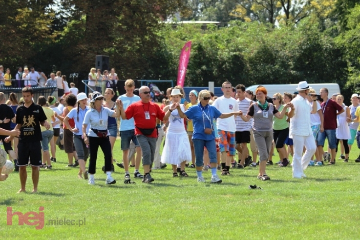 Pielgrzymkowa modlitwa, taniec i śpiew