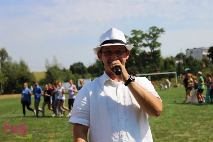 Pielgrzymkowa modlitwa, taniec i śpiew