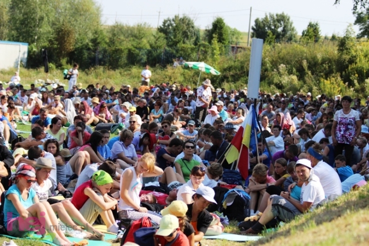 Pielgrzymkowa modlitwa, taniec i śpiew