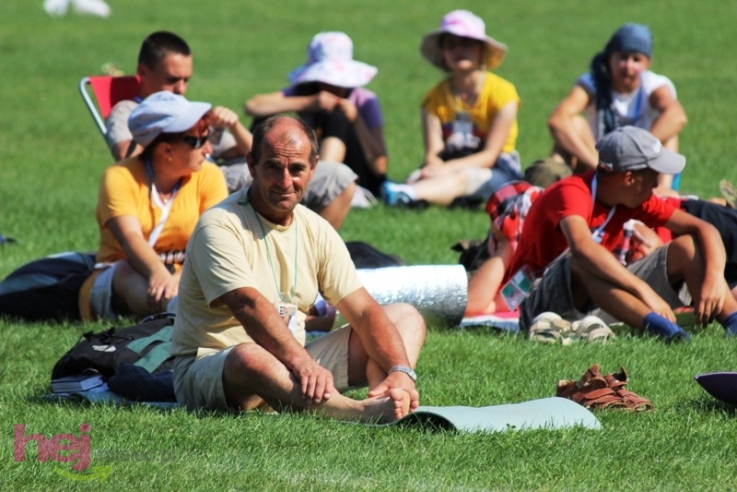 Pielgrzymkowa modlitwa, taniec i śpiew