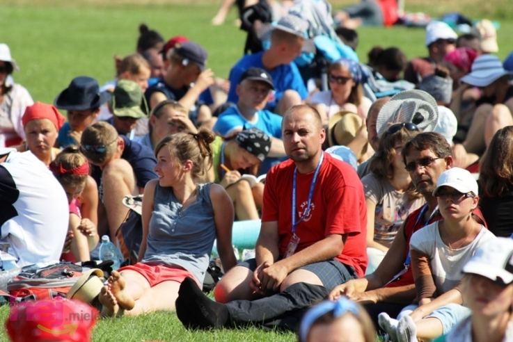 Pielgrzymkowa modlitwa, taniec i śpiew