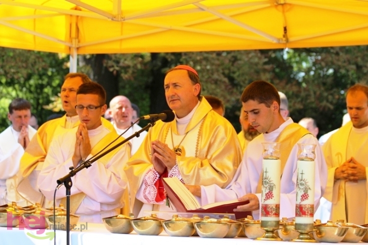 Pielgrzymkowa modlitwa, taniec i śpiew