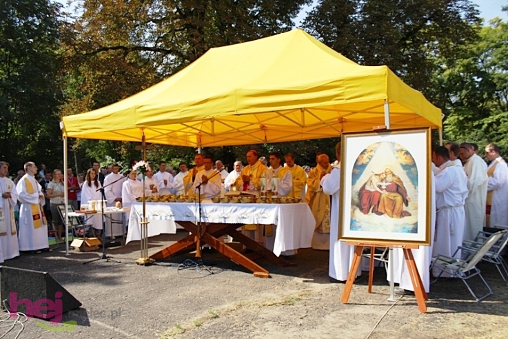 Pielgrzymkowa modlitwa, taniec i śpiew