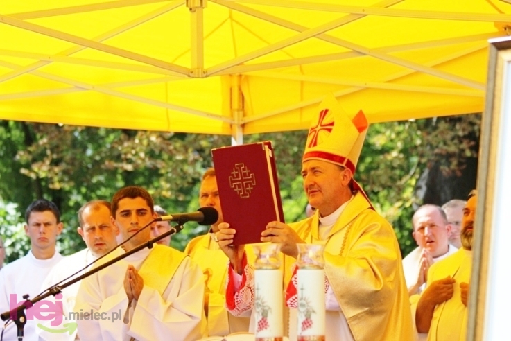 Pielgrzymkowa modlitwa, taniec i śpiew