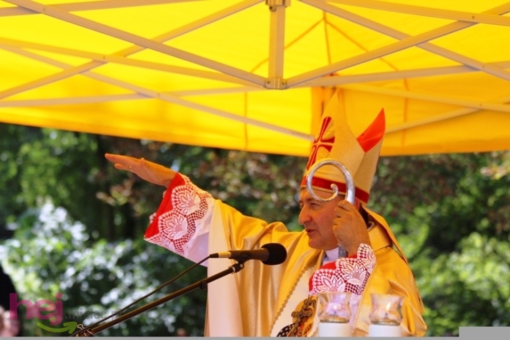 Pielgrzymkowa modlitwa, taniec i śpiew