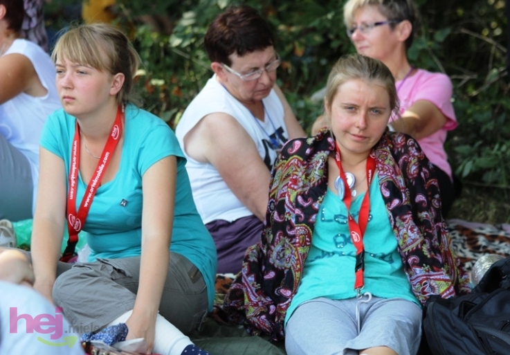 Pielgrzymkowa modlitwa, taniec i śpiew