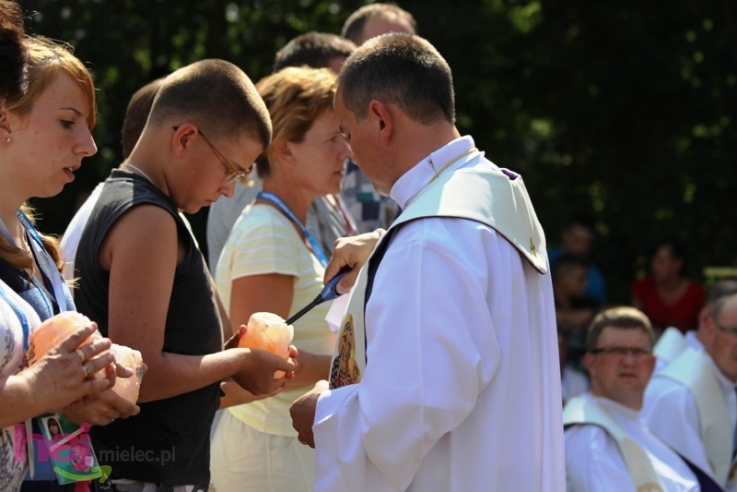 Pielgrzymkowa modlitwa, taniec i śpiew