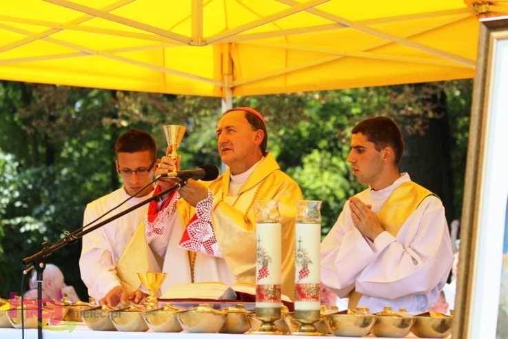 Pielgrzymkowa modlitwa, taniec i śpiew