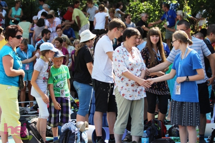 Pielgrzymkowa modlitwa, taniec i śpiew