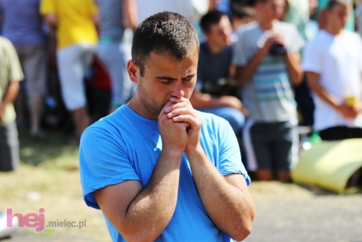 Pielgrzymkowa modlitwa, taniec i śpiew