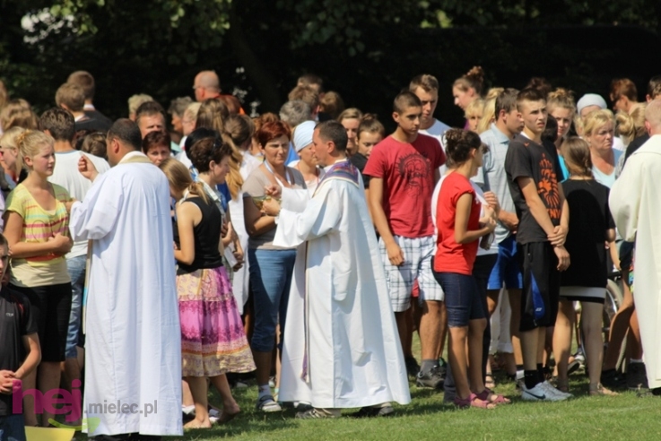 Pielgrzymkowa modlitwa, taniec i śpiew