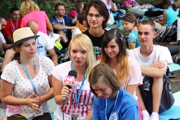 Pielgrzymkowa modlitwa, taniec i śpiew