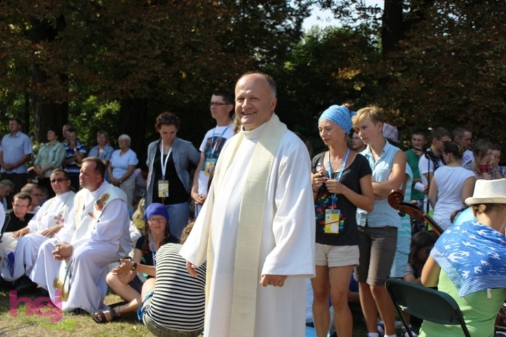 Pielgrzymkowa modlitwa, taniec i śpiew