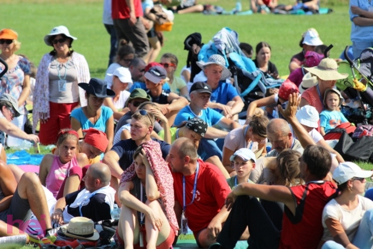 Pielgrzymkowa modlitwa, taniec i śpiew