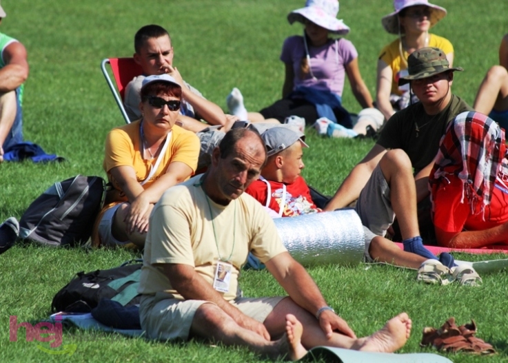 Pielgrzymkowa modlitwa, taniec i śpiew