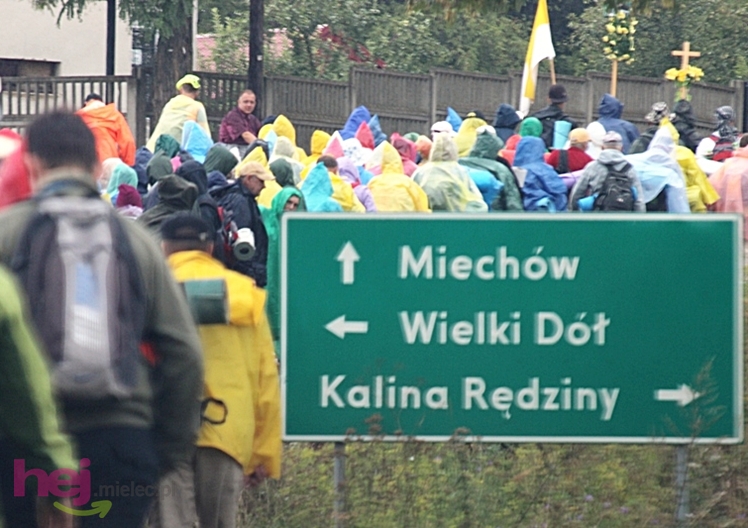 Pielgrzymkowy marsz w pokłonie dla ojczyzny