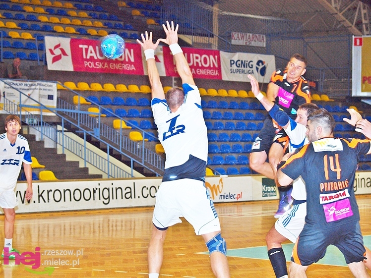 Emocje w sparingowym meczu Stali Mielec z ZTR-em Zaporoże