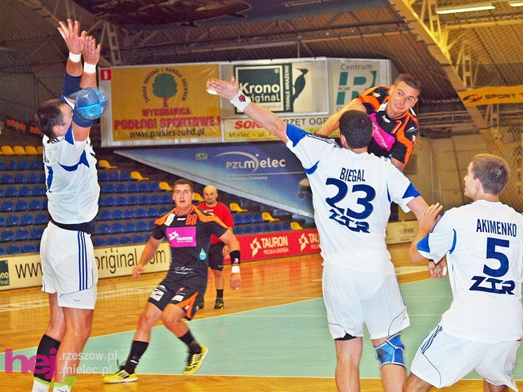 Emocje w sparingowym meczu Stali Mielec z ZTR-em Zaporoże