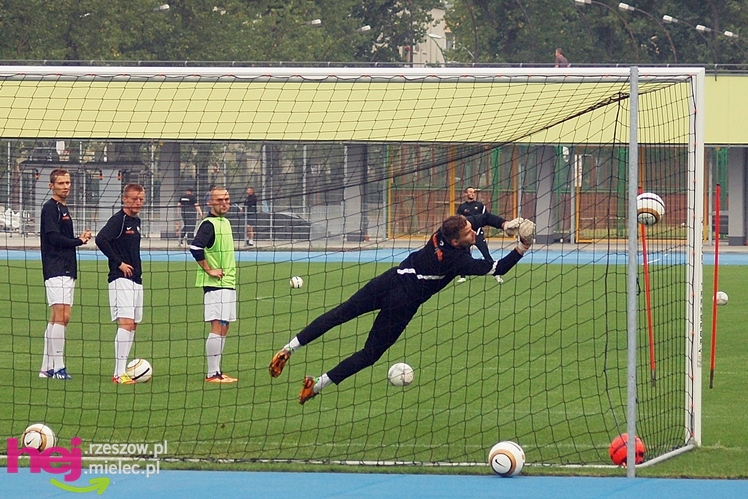 Stal Mielec testowała murawę na nowym stadionie: trening przedmeczowy