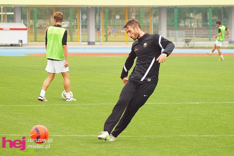Stal Mielec testowała murawę na nowym stadionie: trening przedmeczowy