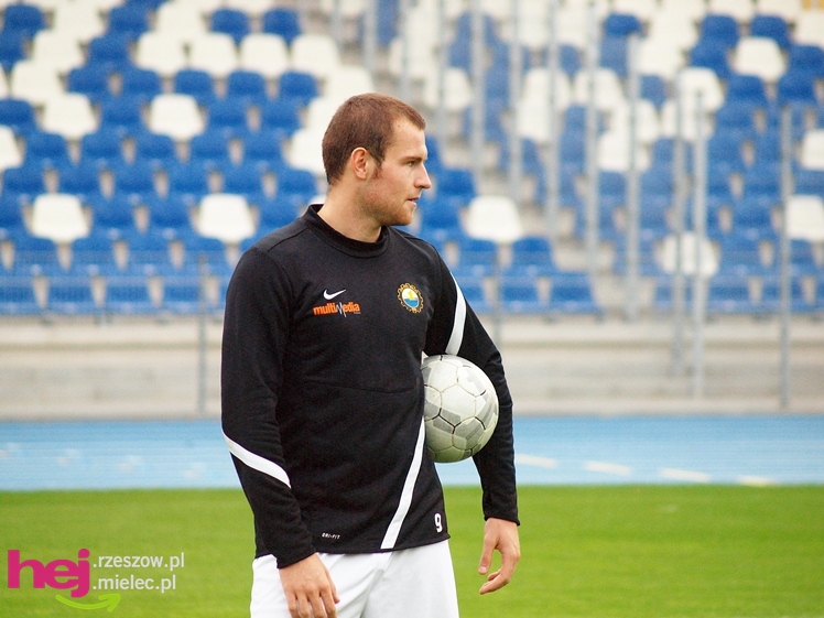Stal Mielec testowała murawę na nowym stadionie: trening przedmeczowy