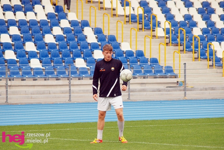 Stal Mielec testowała murawę na nowym stadionie: trening przedmeczowy