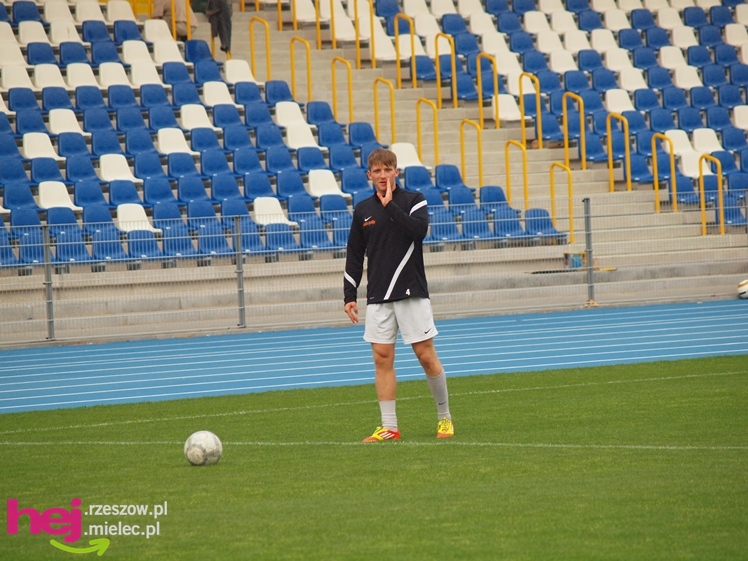 Stal Mielec testowała murawę na nowym stadionie: trening przedmeczowy
