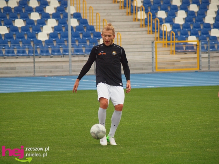 Stal Mielec testowała murawę na nowym stadionie: trening przedmeczowy