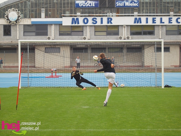 Stal Mielec testowała murawę na nowym stadionie: trening przedmeczowy
