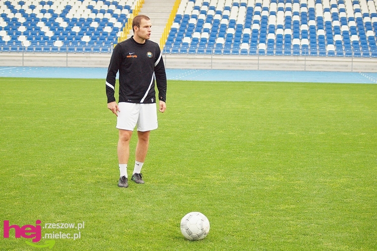 Stal Mielec testowała murawę na nowym stadionie: trening przedmeczowy