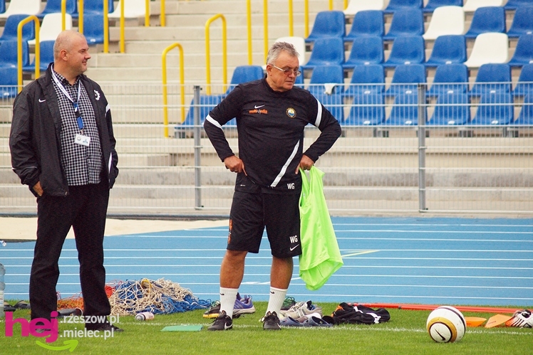 Stal Mielec testowała murawę na nowym stadionie: trening przedmeczowy