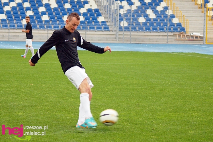 Stal Mielec testowała murawę na nowym stadionie: trening przedmeczowy