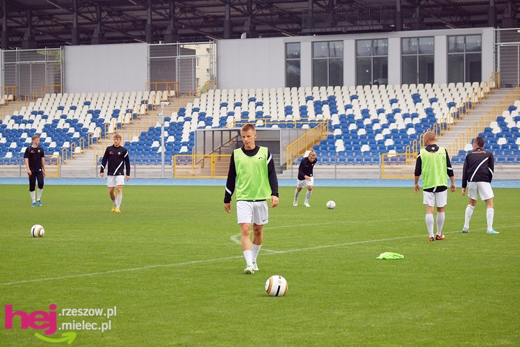 Stal Mielec testowała murawę na nowym stadionie: trening przedmeczowy