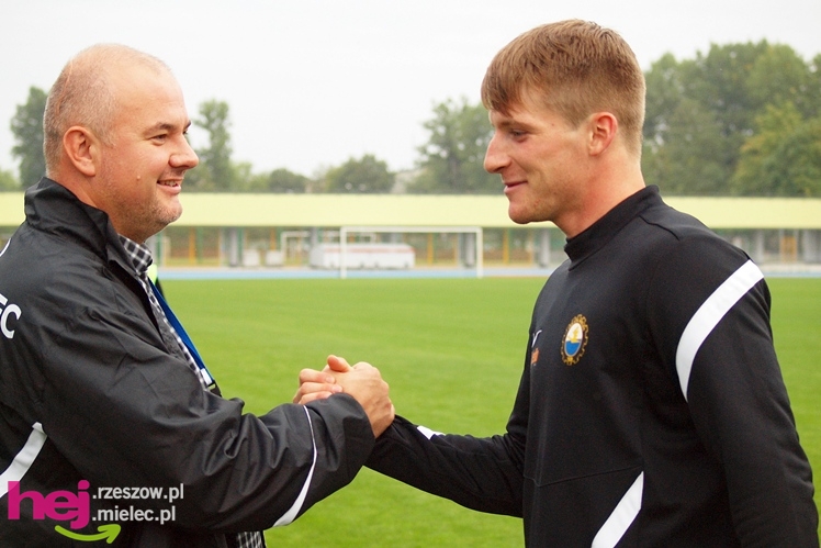 Stal Mielec testowała murawę na nowym stadionie: trening przedmeczowy
