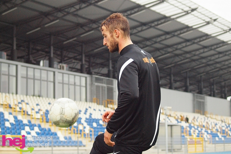 Stal Mielec testowała murawę na nowym stadionie: trening przedmeczowy