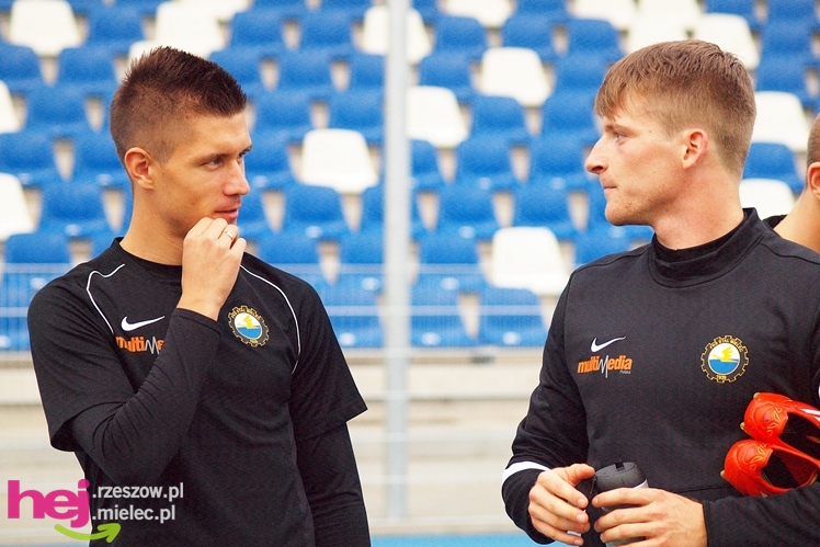 Stal Mielec testowała murawę na nowym stadionie: trening przedmeczowy