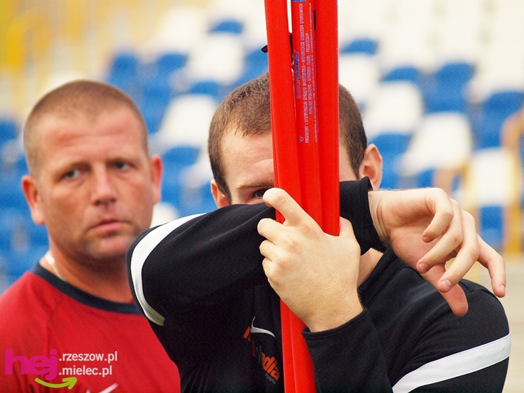 Stal Mielec testowała murawę na nowym stadionie: trening przedmeczowy