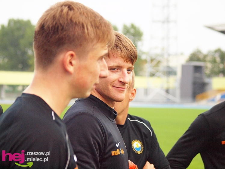 Stal Mielec testowała murawę na nowym stadionie: trening przedmeczowy